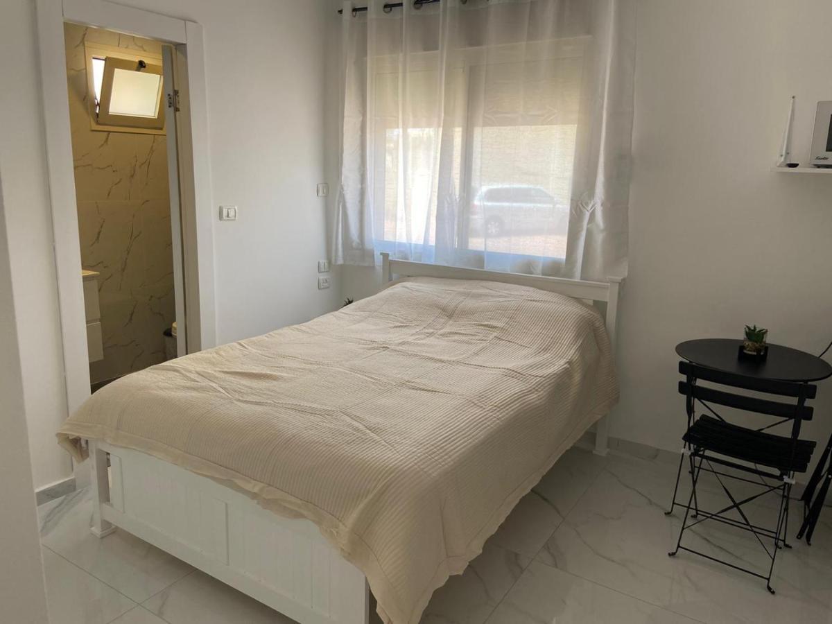 פנינת הדקל בבאר אורה 호텔 외부 사진